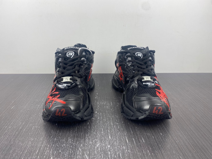 Ba*len*cia*ga runner sneaker