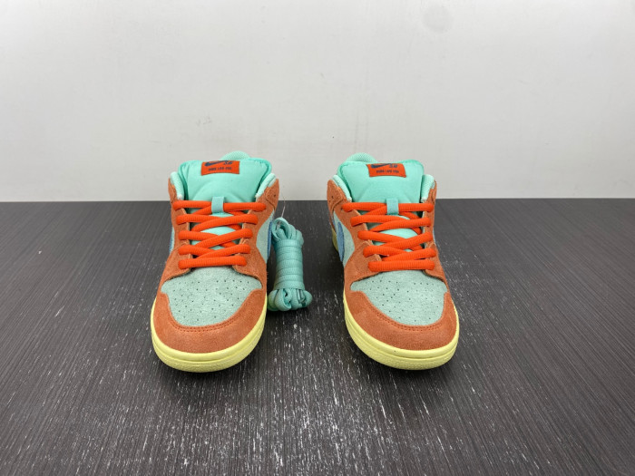 nike sb dunk low “noise aqua” dv5429-800