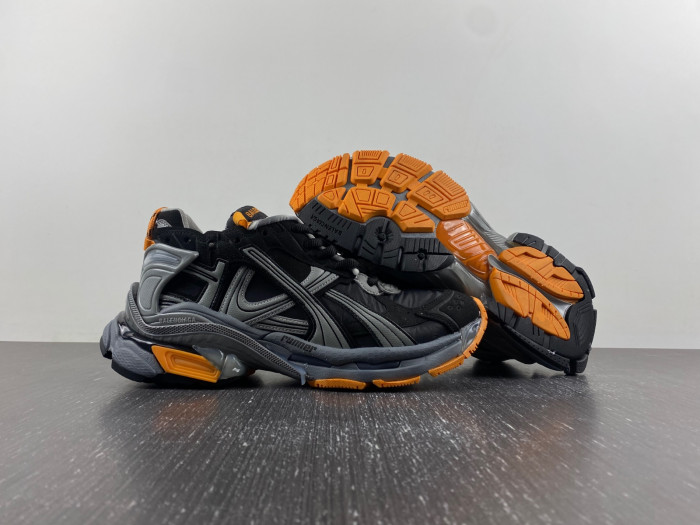 Ba*len*cia*ga runner sneaker