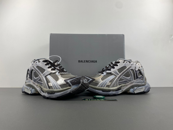 Ba*len*cia*ga runner sneaker