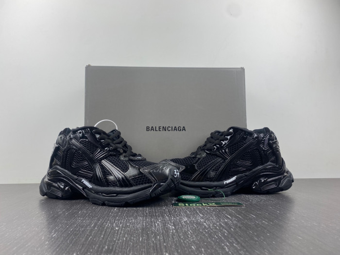 Ba*len*cia*ga runner sneaker