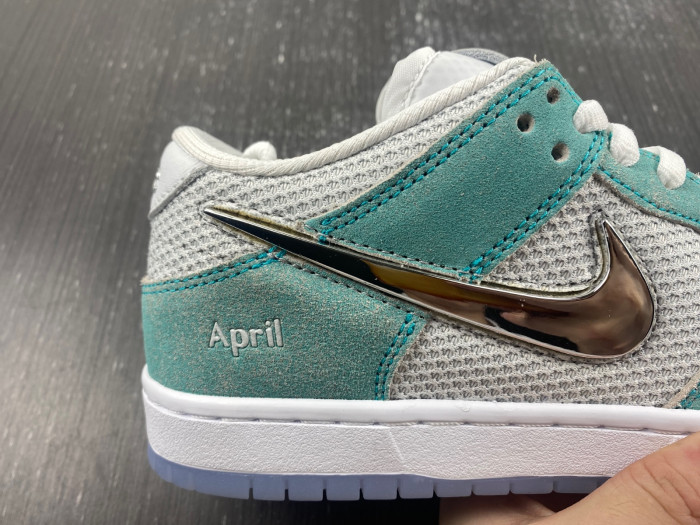 nike dunk sdcai*nike sb low fd2562-400