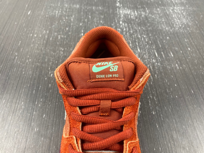 nike sb dunk low mystic red rosewood dv5429-601