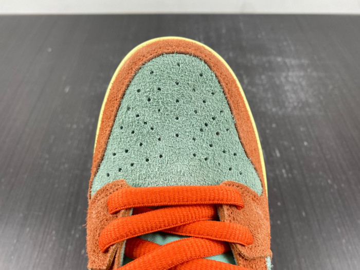 nike sb dunk low “noise aqua” dv5429-800