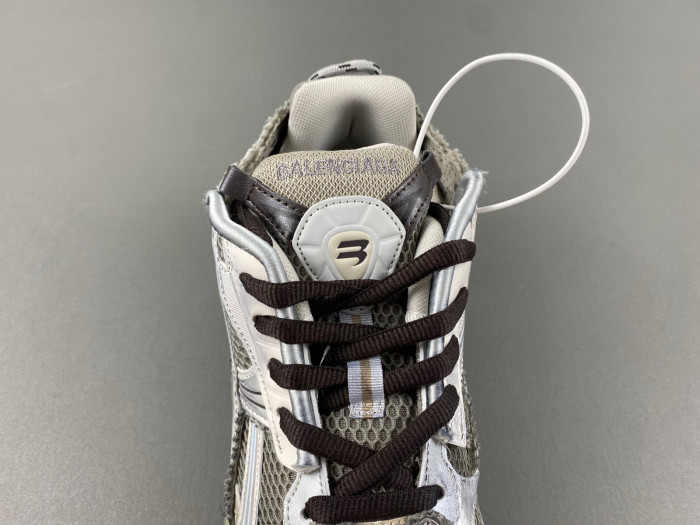 Ba*len*cia*ga runner sneaker