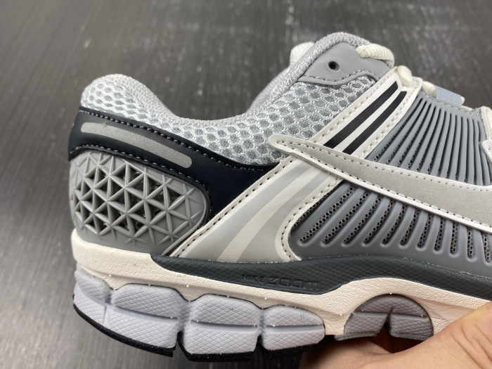 nike zoom vomero 5 fd9919-001