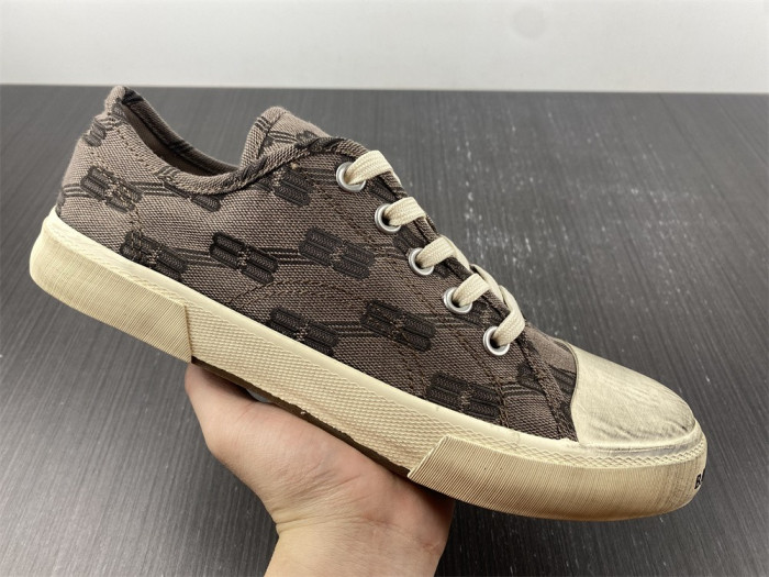 Ba*len*cia*ga sneaker