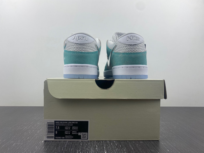nike dunk sdcai*nike sb low fd2562-400