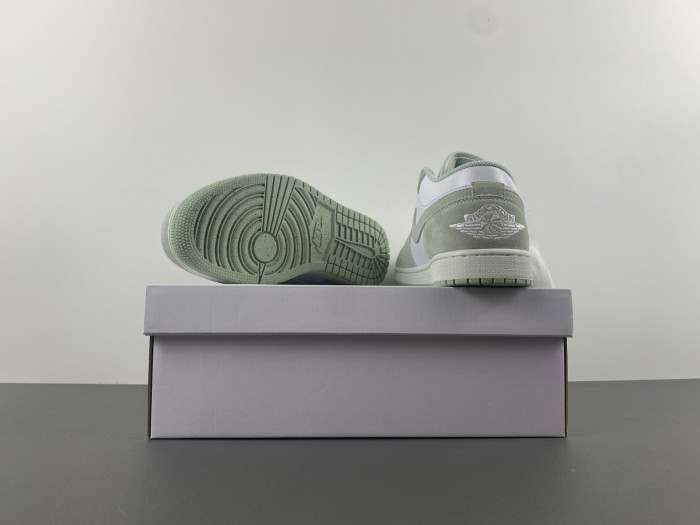 air jordan 1 low "light green" fn5214-131