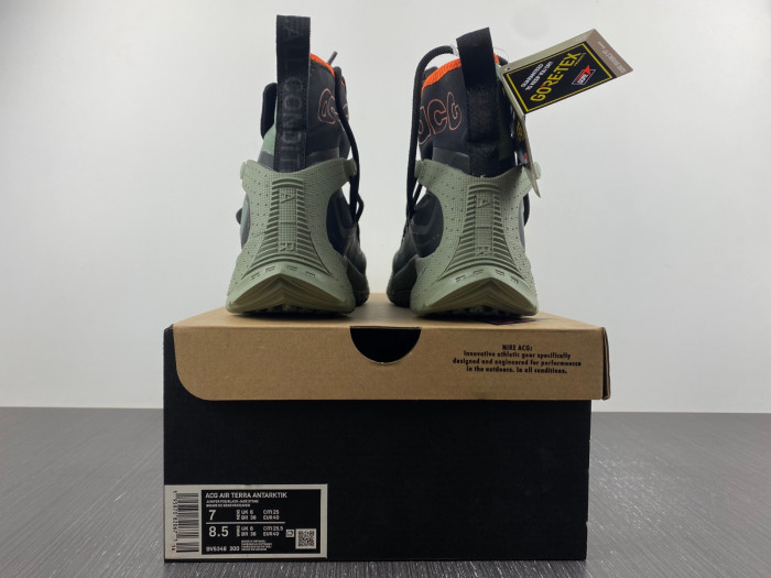 nike acg air terra antarktik