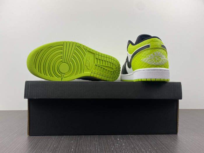 air jordan 1 low "vivid green snakeskin