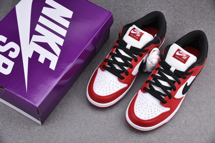 nike sb dunk low chicago bq6817-600