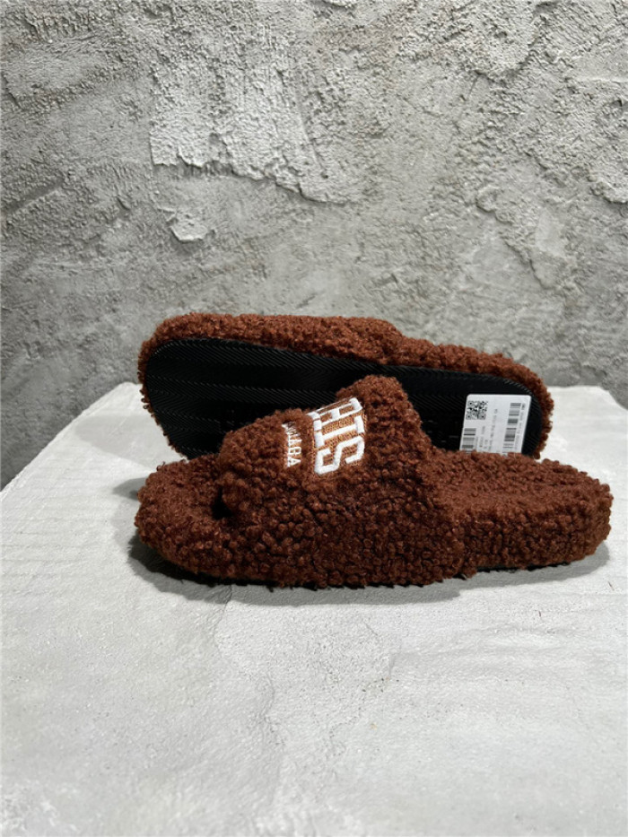 balenciag* sandal bs52