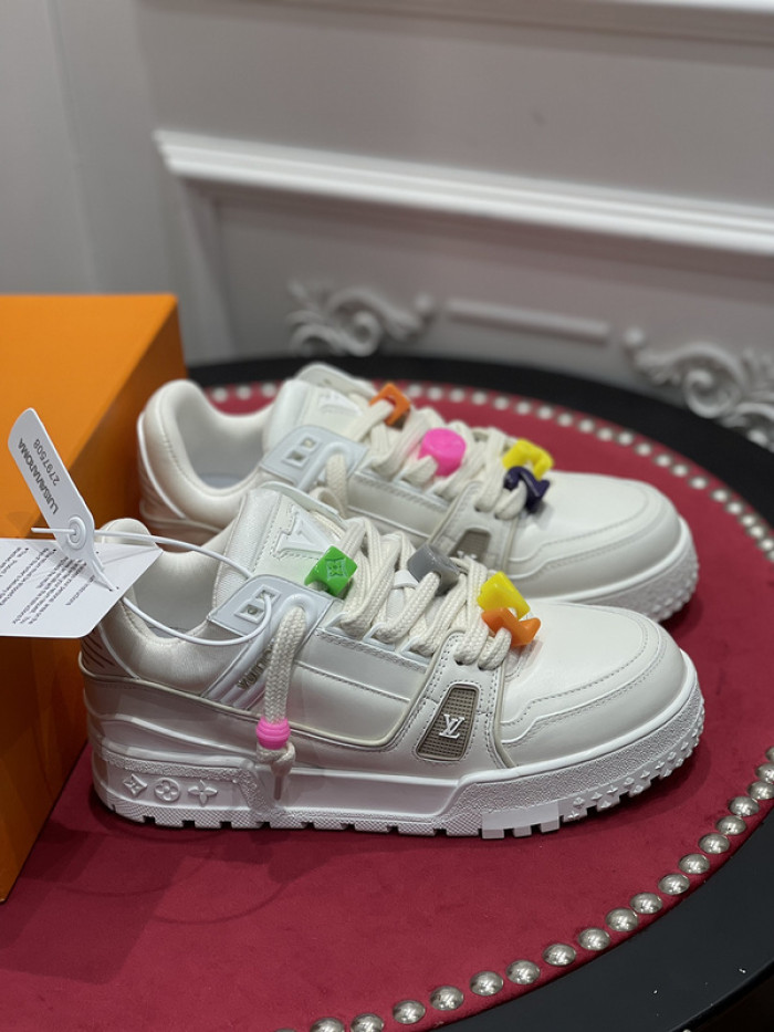 lv snekaers l000059