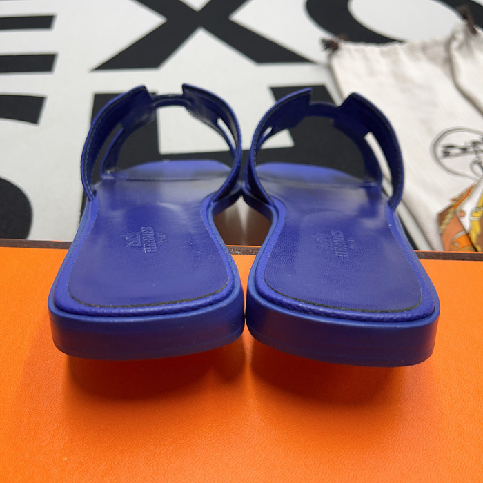 herme* sandal18