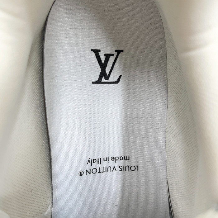 lv snekaers l000082