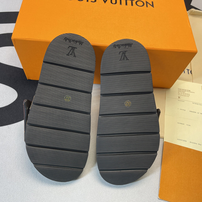 l&v sandal 32