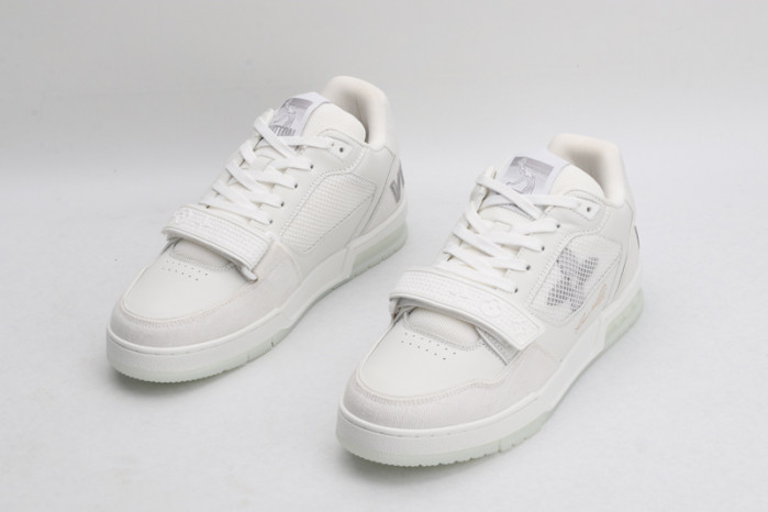 lv snekaers l000054