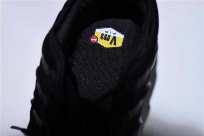 nike air vapormax plus triple black 924453-004