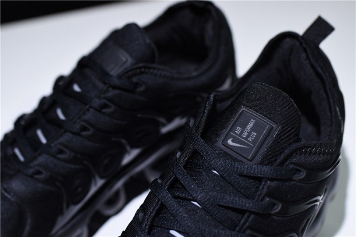 nike air vapormax plus triple black 924453-004