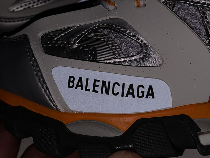 Ba*len*cia*ga track 5000024