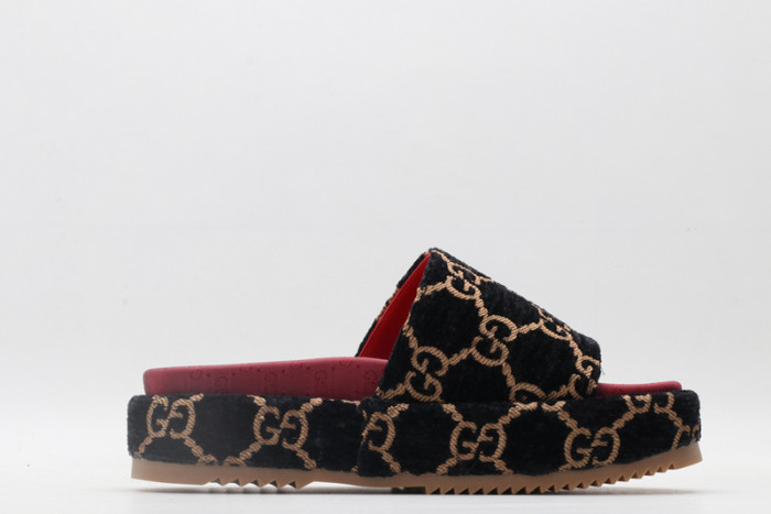 G*u*i* sandal82