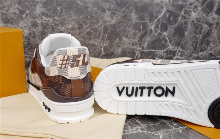 lv snekaers l0000329