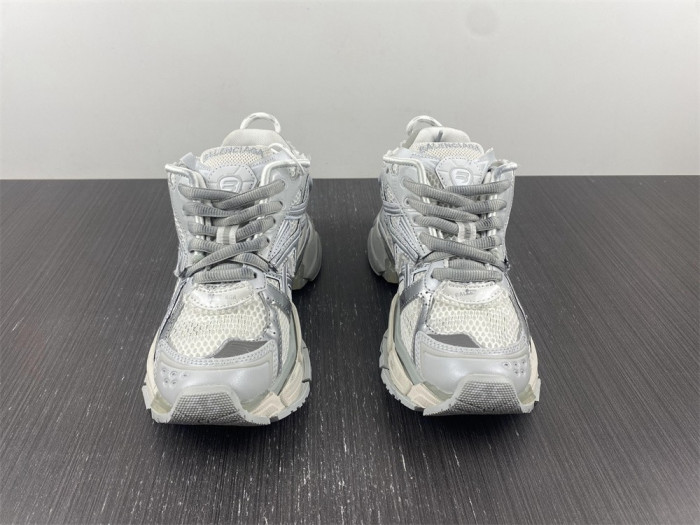 Ba1en*iaga runner 8000018