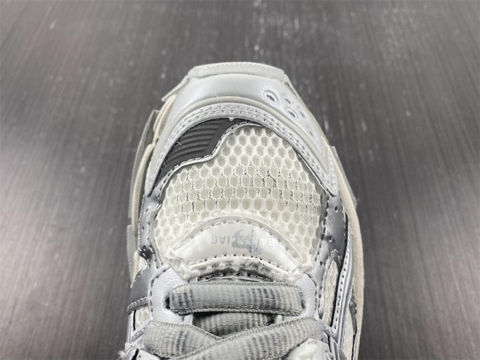 Ba1en*iaga runner 8000018