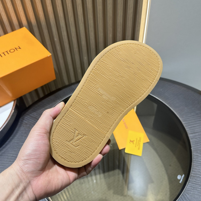 L&V sandal 121