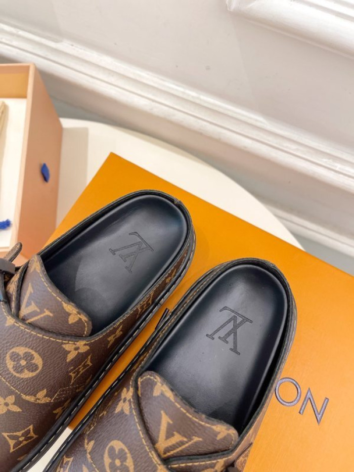 L&V sandal 242