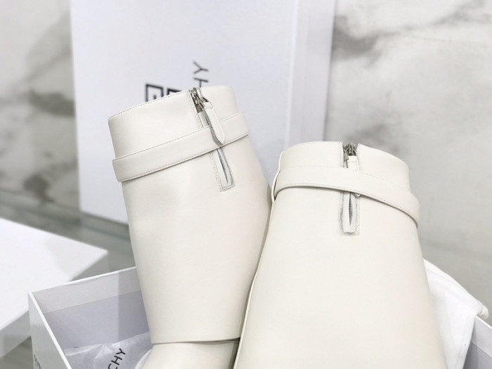 Givenchy Boots 660015