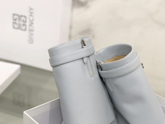 Givenchy Boots 660013