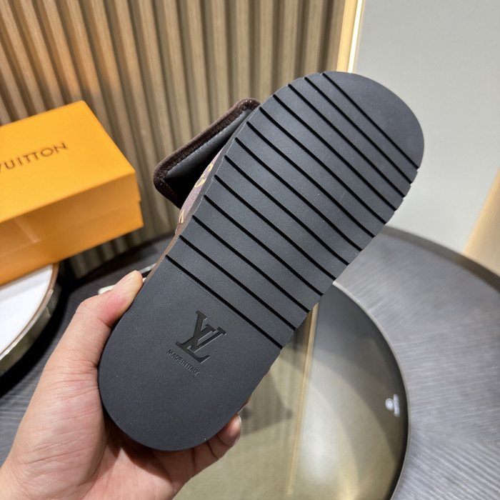 L&V sandal 145