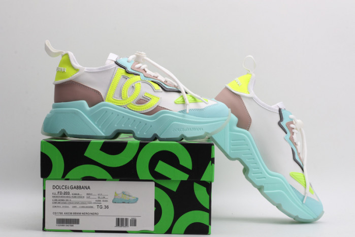 DG Sneaker06