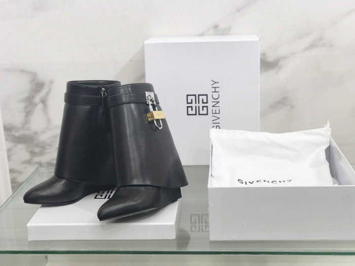 Givenchy Boots 660010