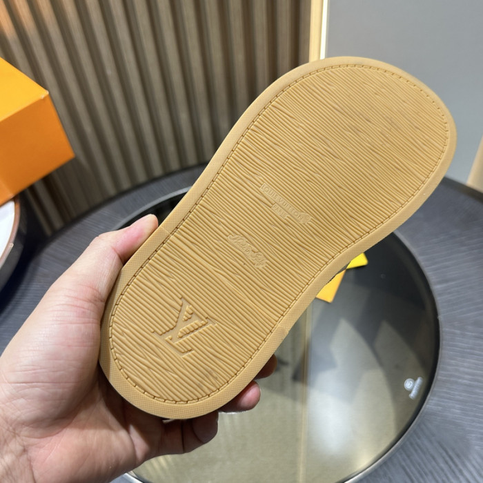 L&V sandal 128