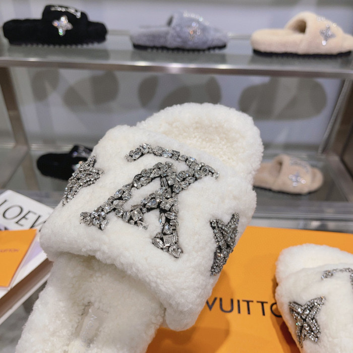 L&V sandal 104