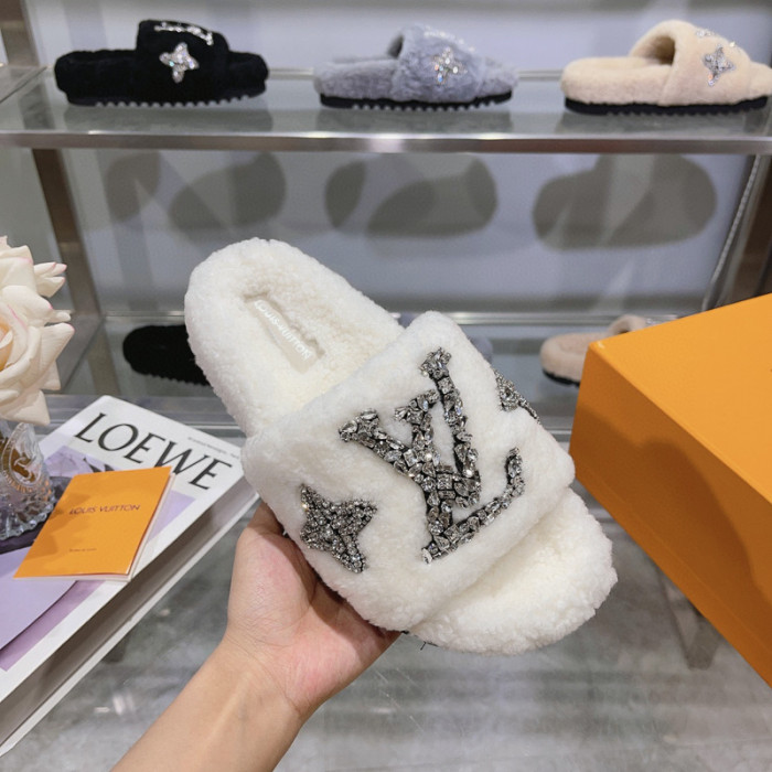 L&V sandal 104