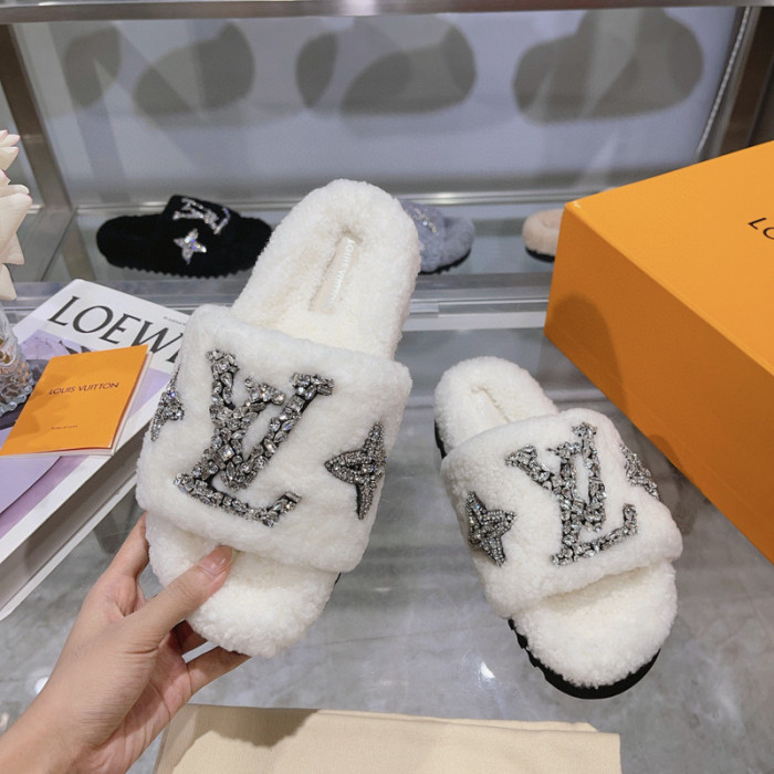 L&V sandal 104