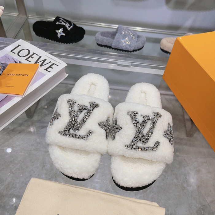 L&V sandal 104