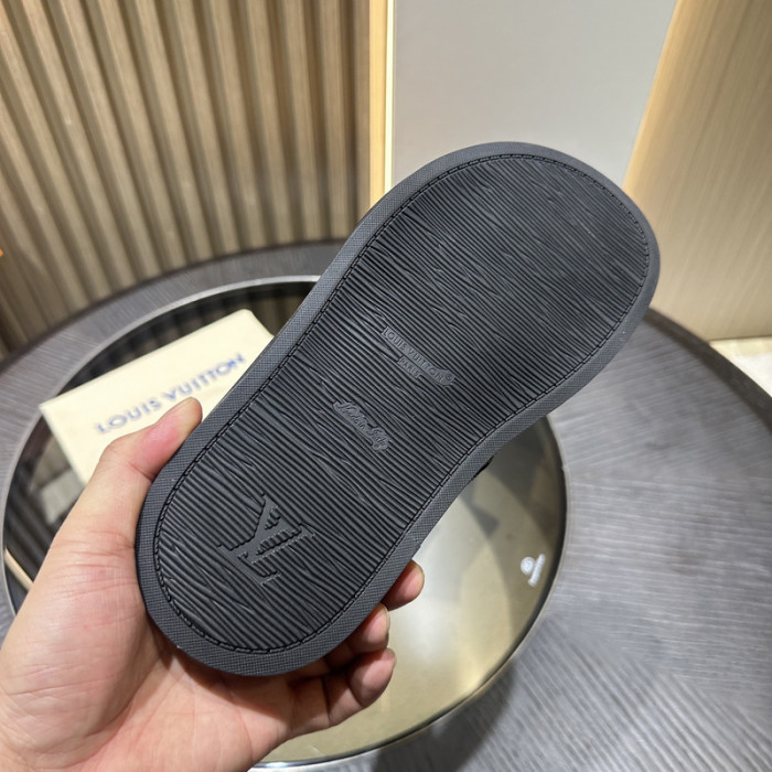 L&V sandal 133