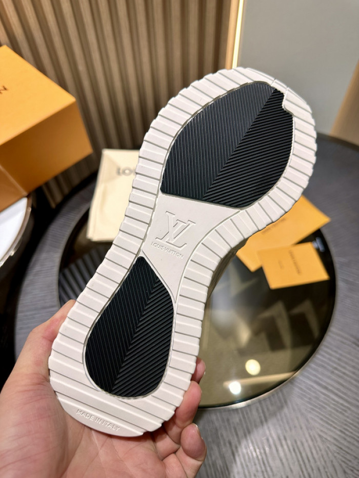 LV snekaers L0000381