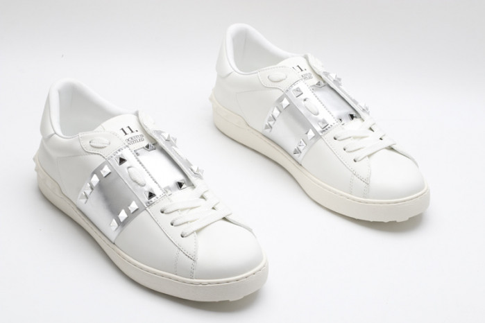 Va1e*ntin0 sneakers vt024