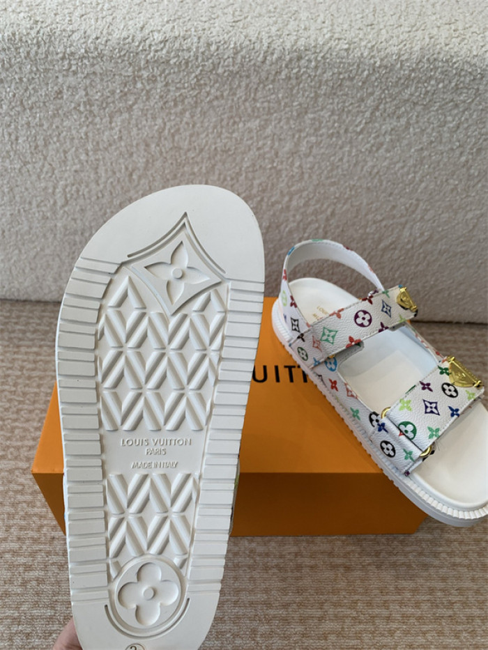 L&V sandal 208