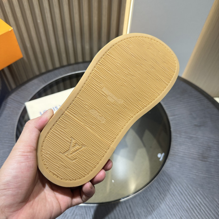 L&V sandal 126