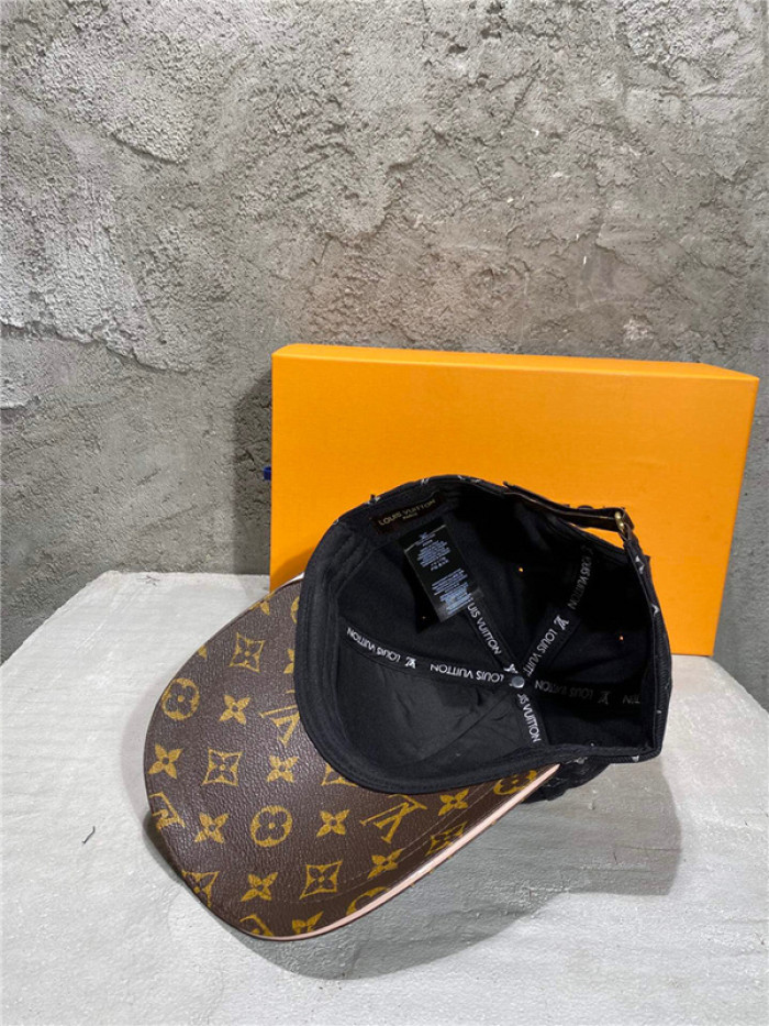 L&V HAT