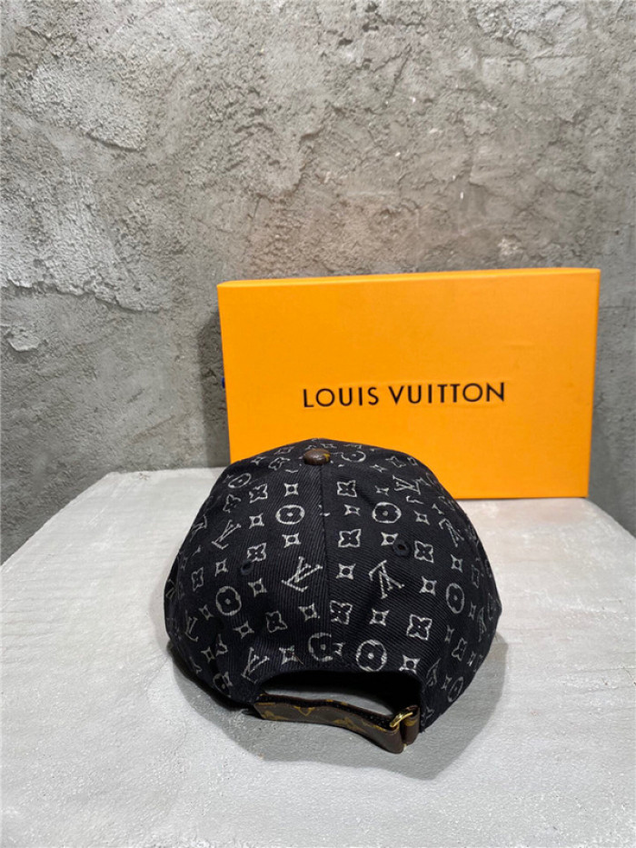 L&V HAT