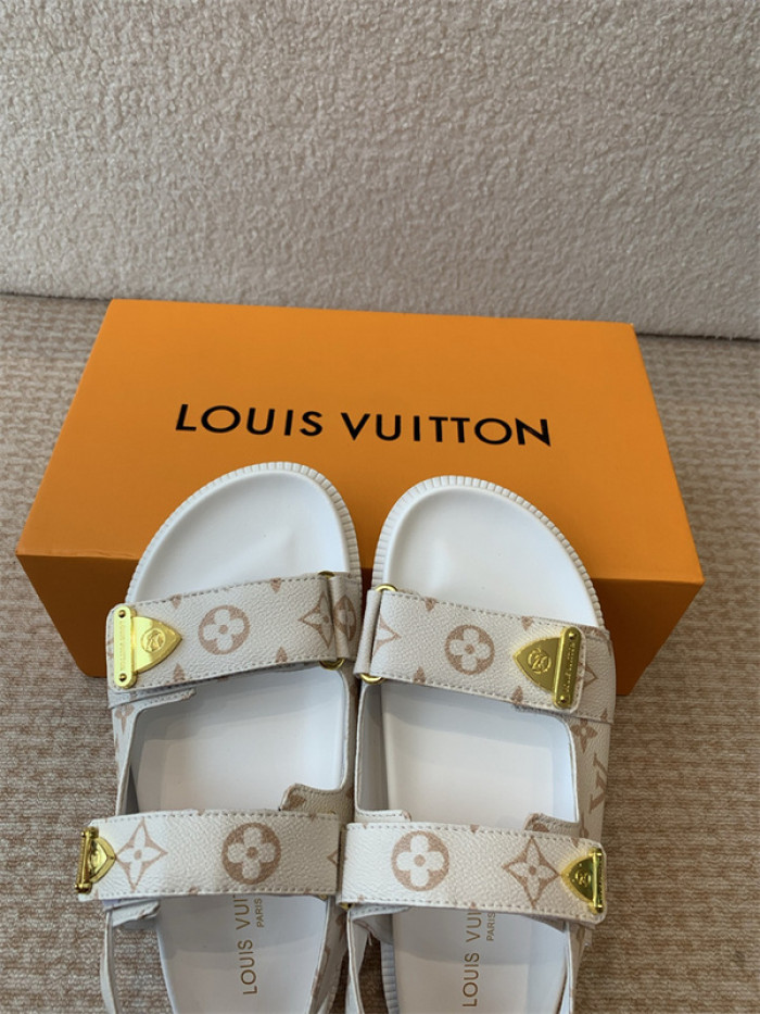L&V sandal 209