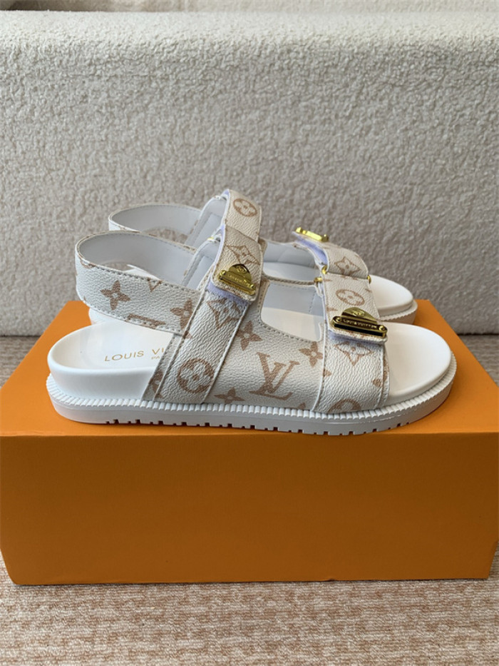 L&V sandal 209